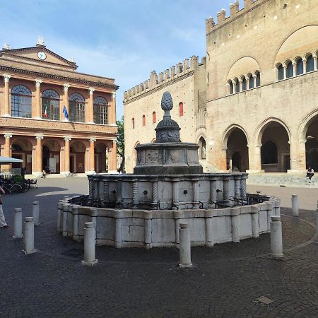 Appartamento In Piazza Cavour Centro Storico Rimini Exterior photo